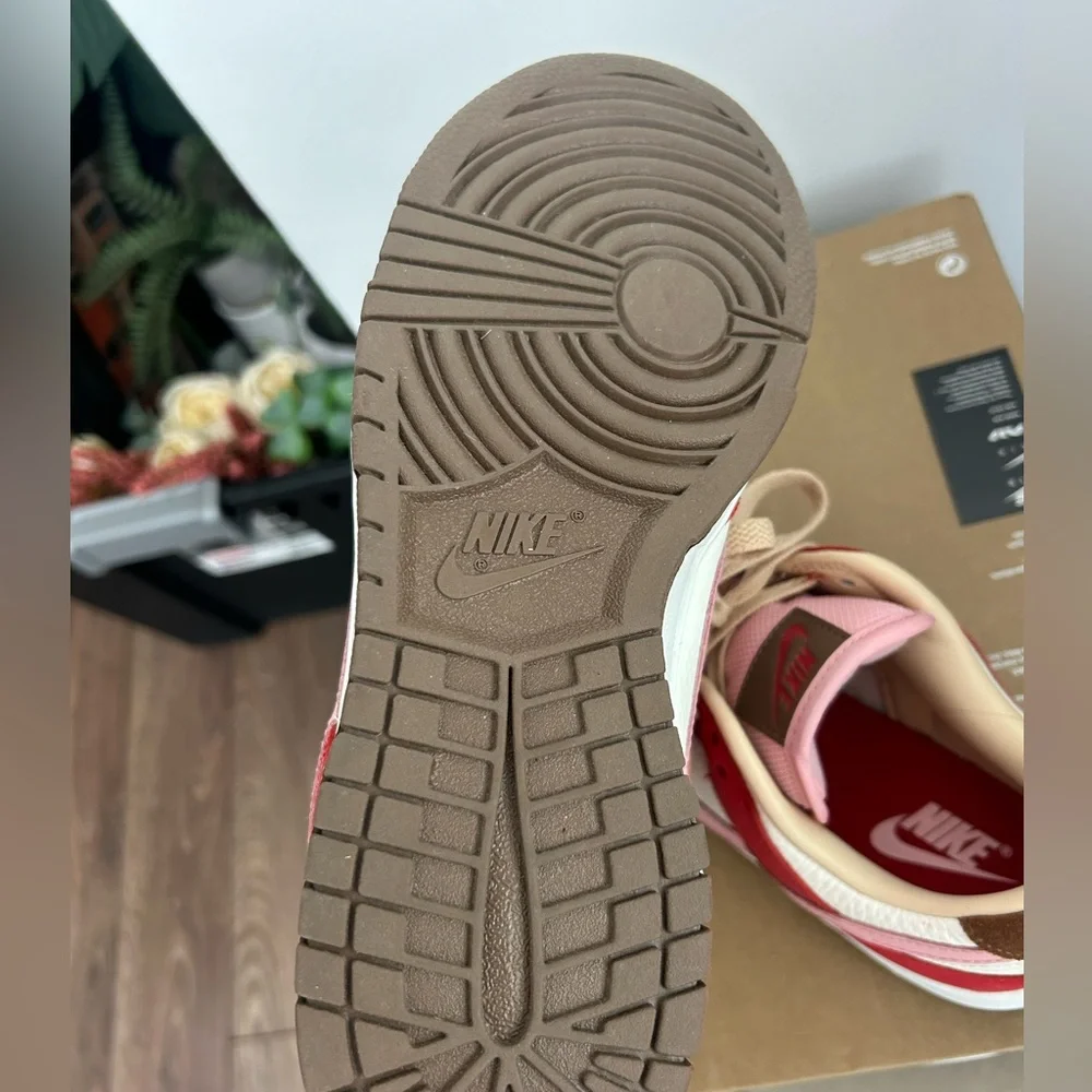 Nike Dunk Lows - Picture 4 of 4